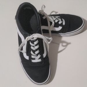 Vans Off The Wall Black and White Woman's Sneakers. Size 7.5
